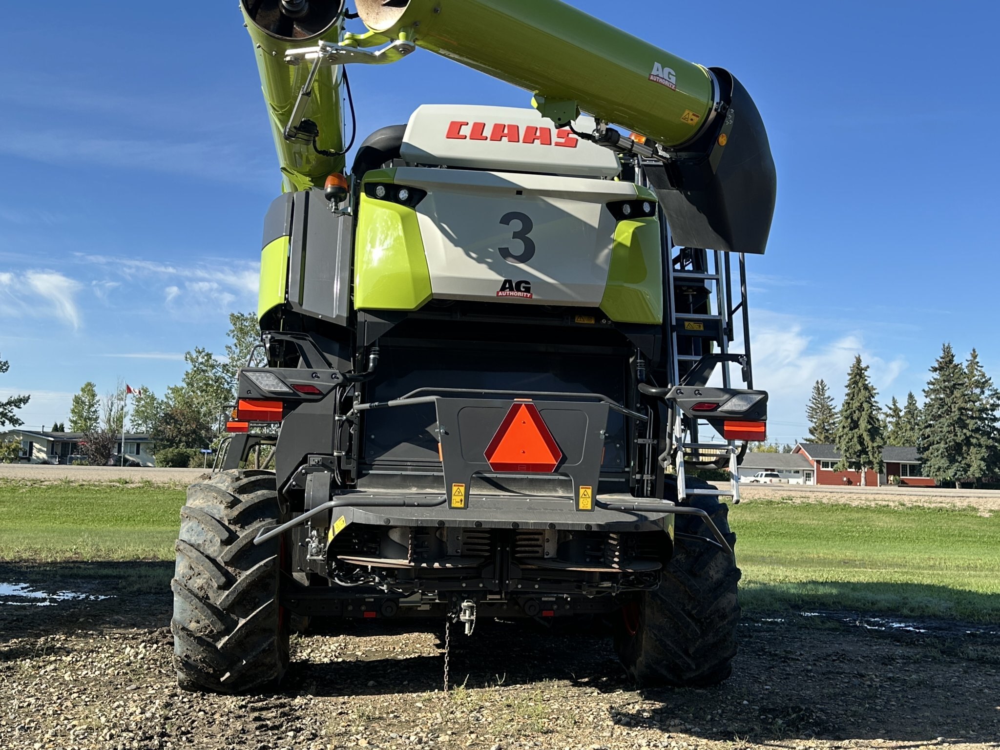2023 CLAAS LEXION 8800TT, 704 Hours