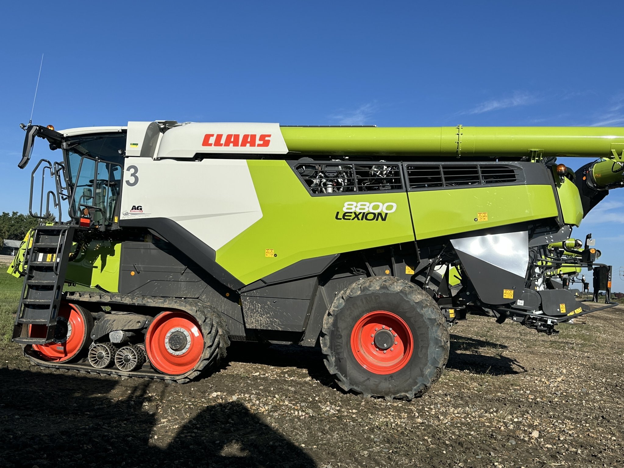 2023 CLAAS LEXION 8800TT, 704 Hours
