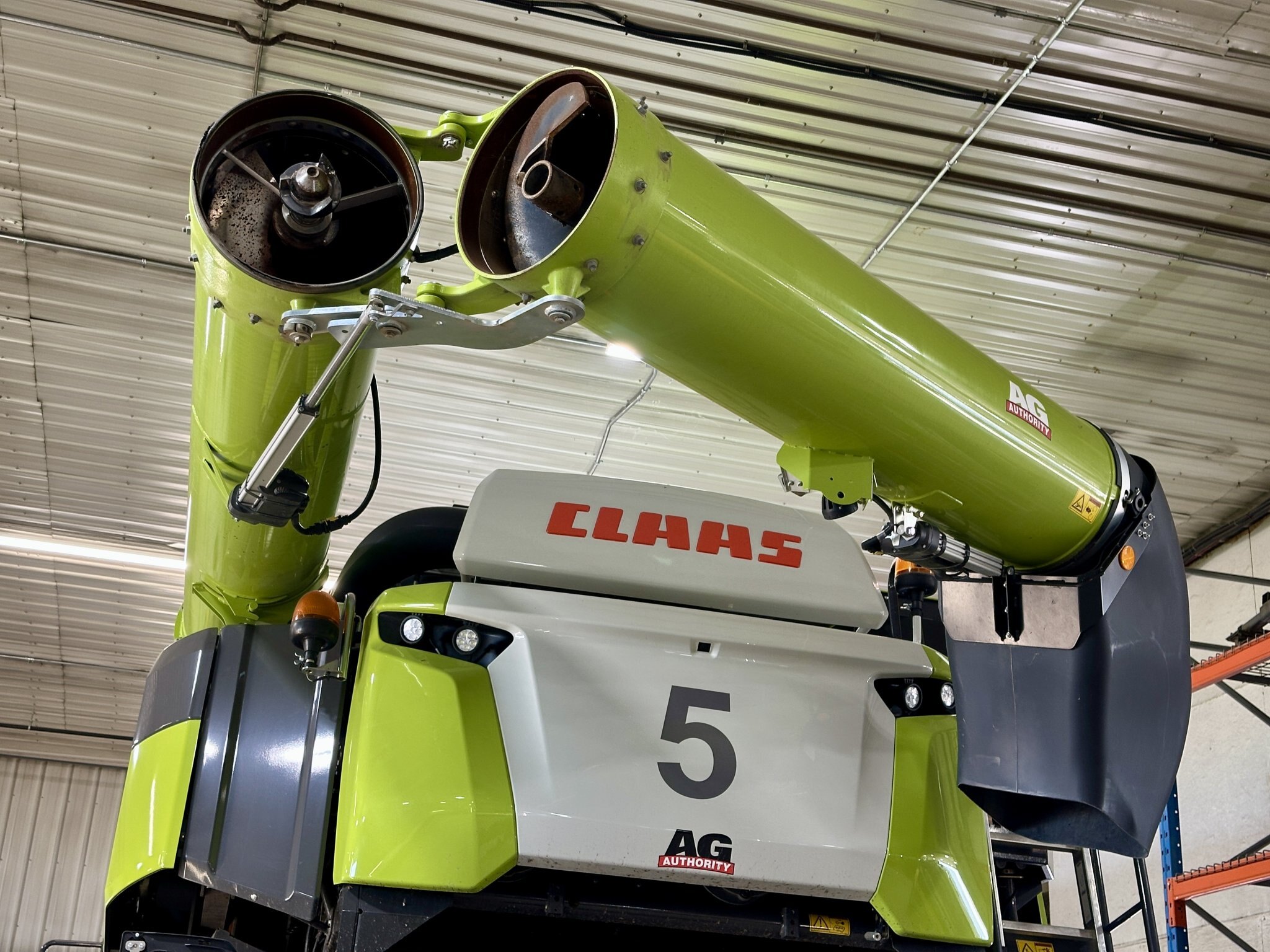 2023 CLAAS LEXION 8800TT, 715 Hours