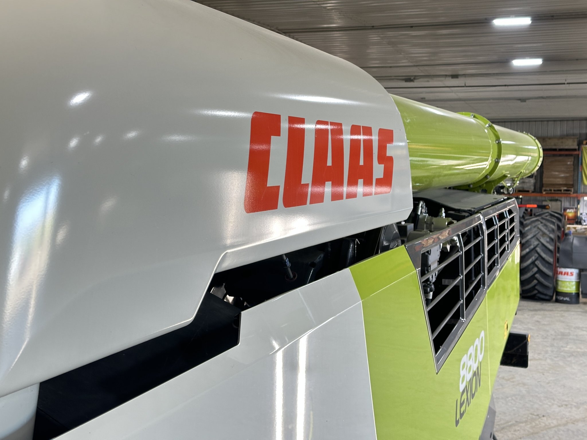 2023 CLAAS LEXION 8800TT, 715 Hours