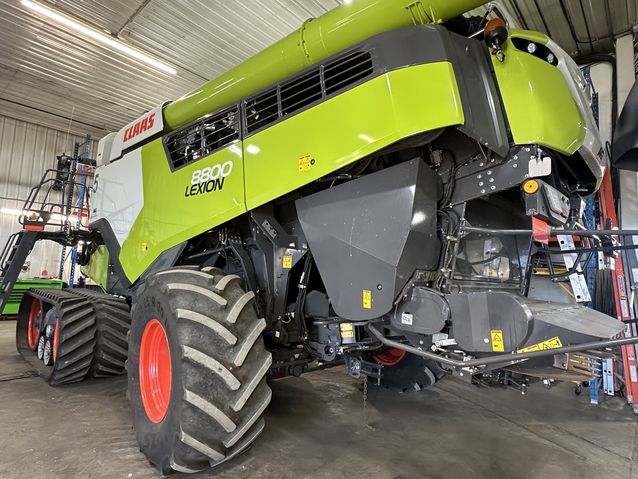 2023 CLAAS LEXION 8800TT, 715 Hours