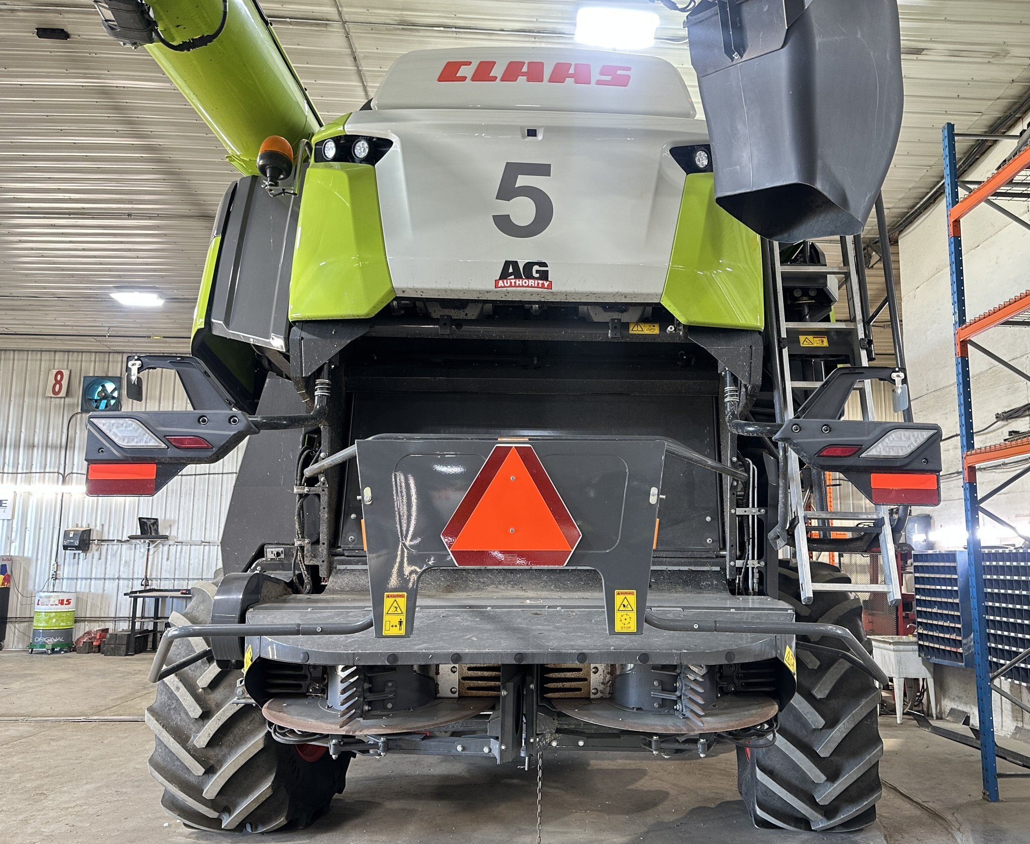 2023 CLAAS LEXION 8800TT, 715 Hours