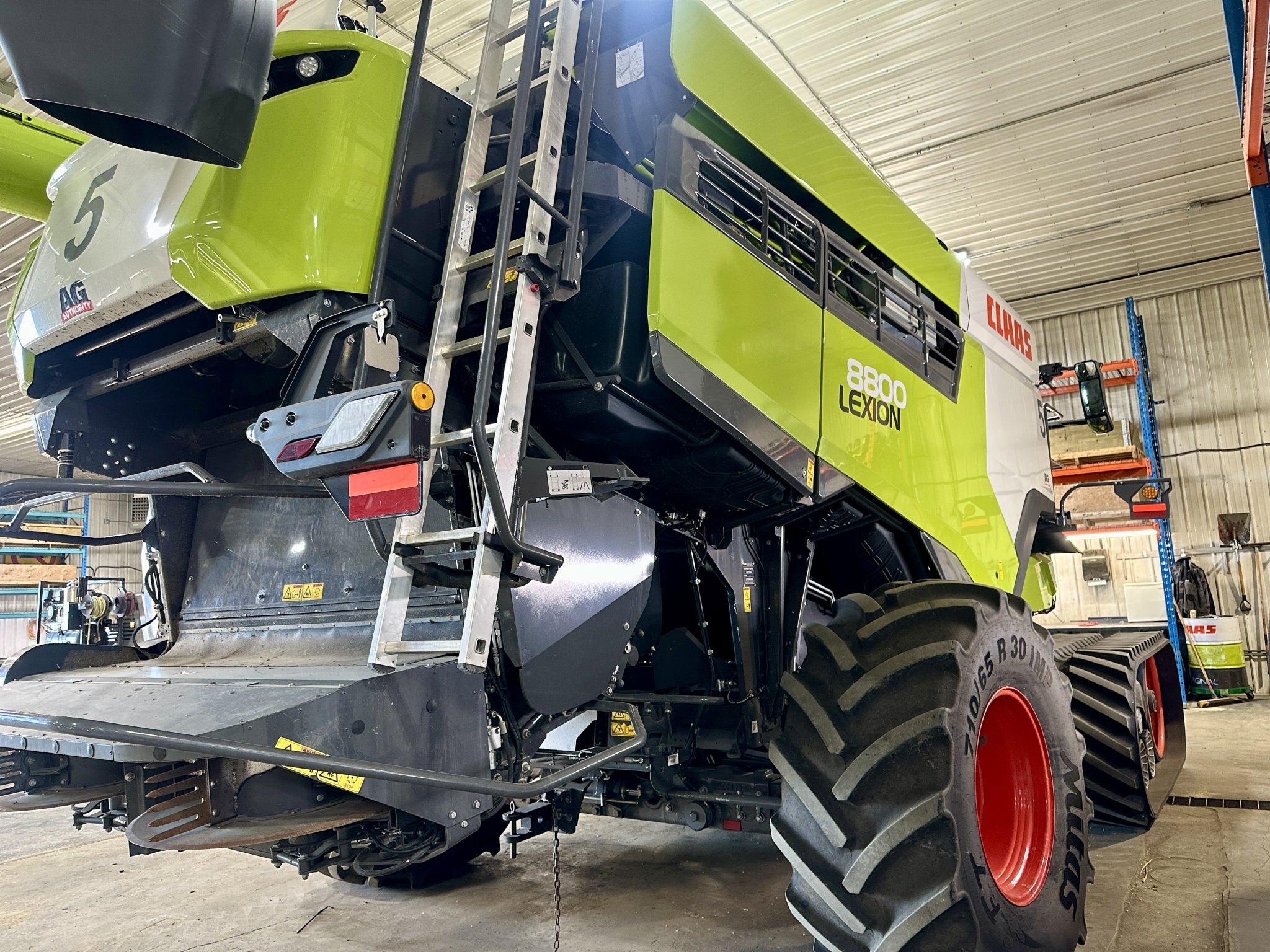 2023 CLAAS LEXION 8800TT, 715 Hours