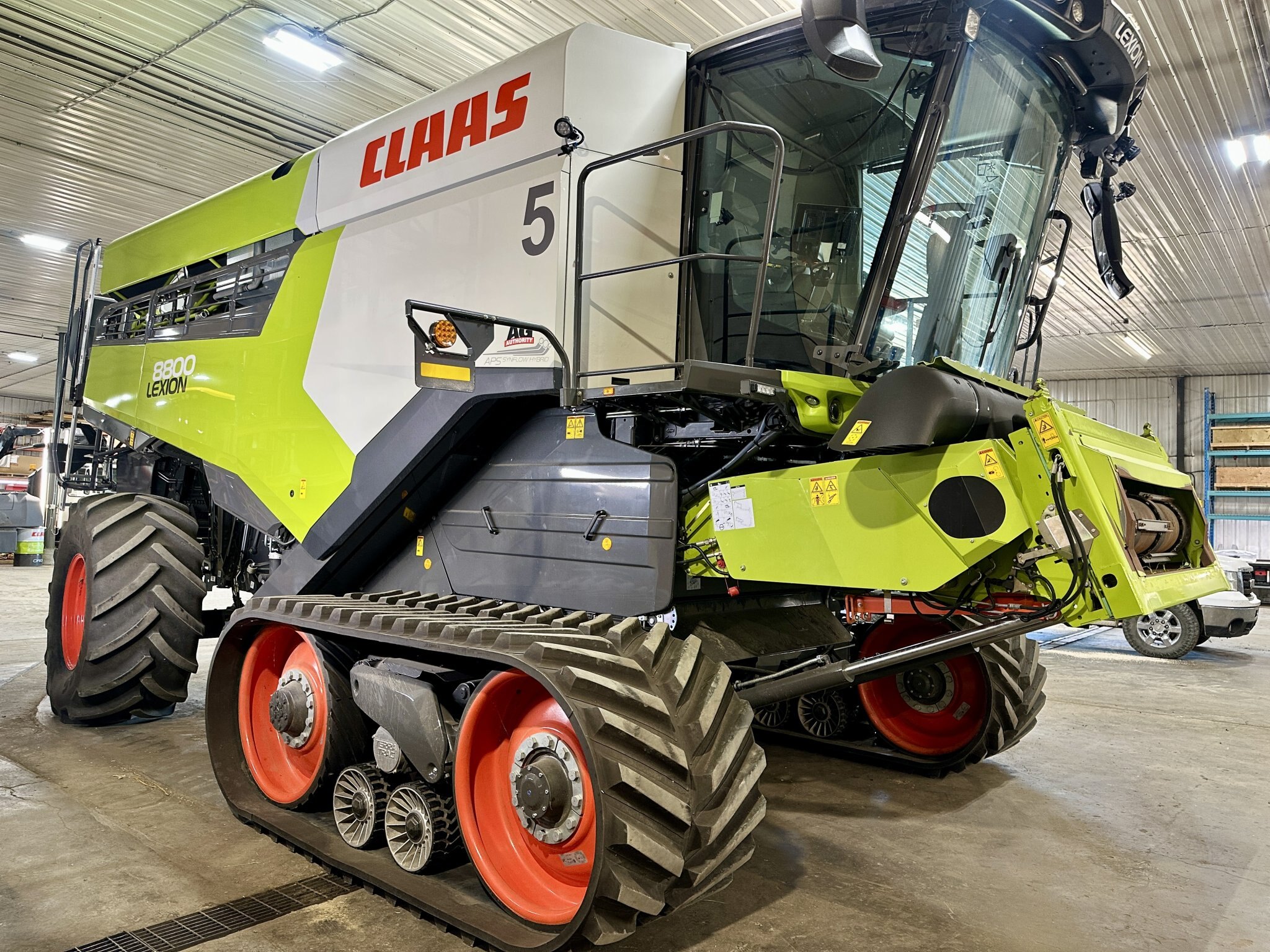 2023 CLAAS LEXION 8800TT, 715 Hours
