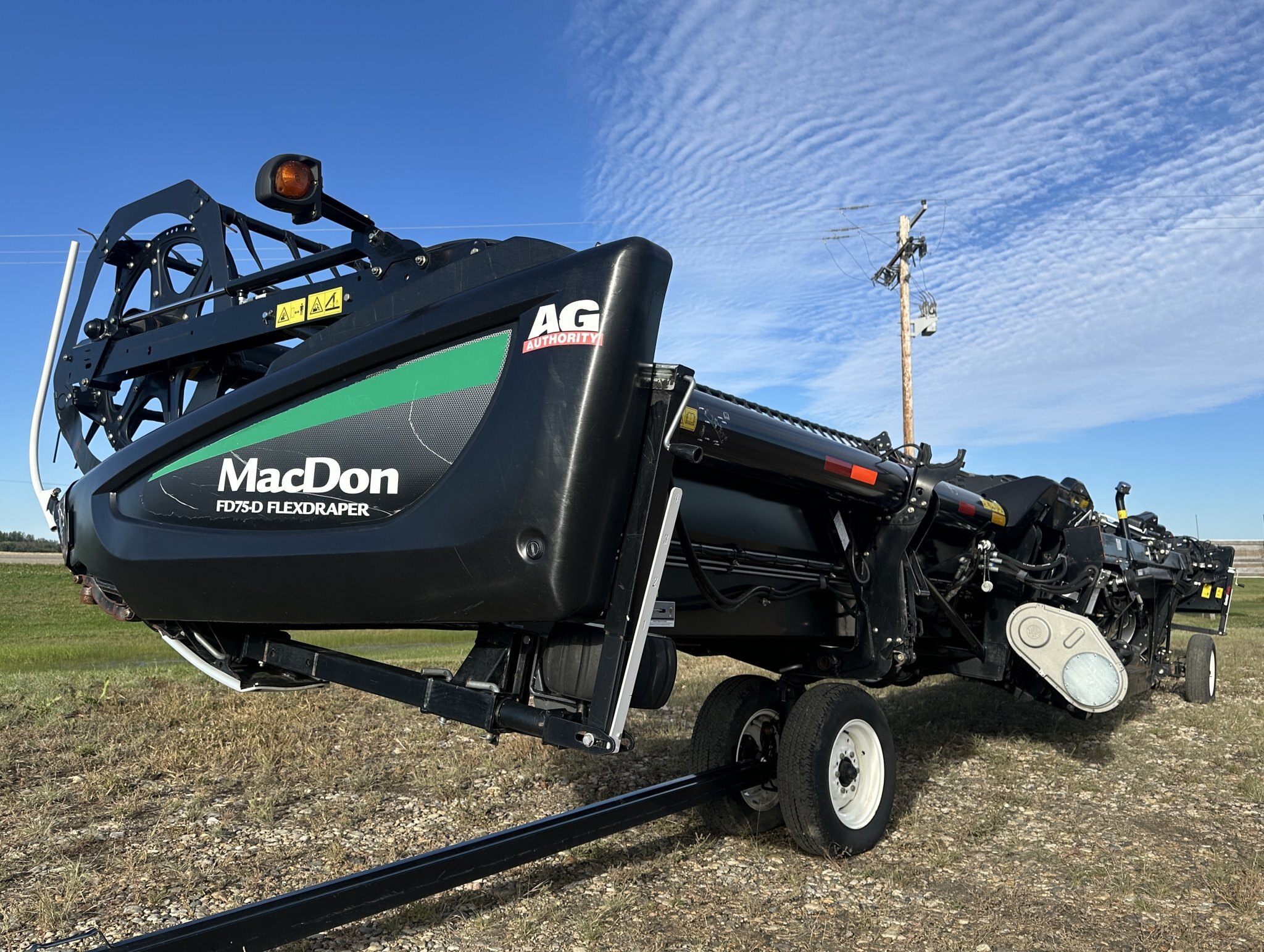 2017 MacDon FD75 Header, 40 ft