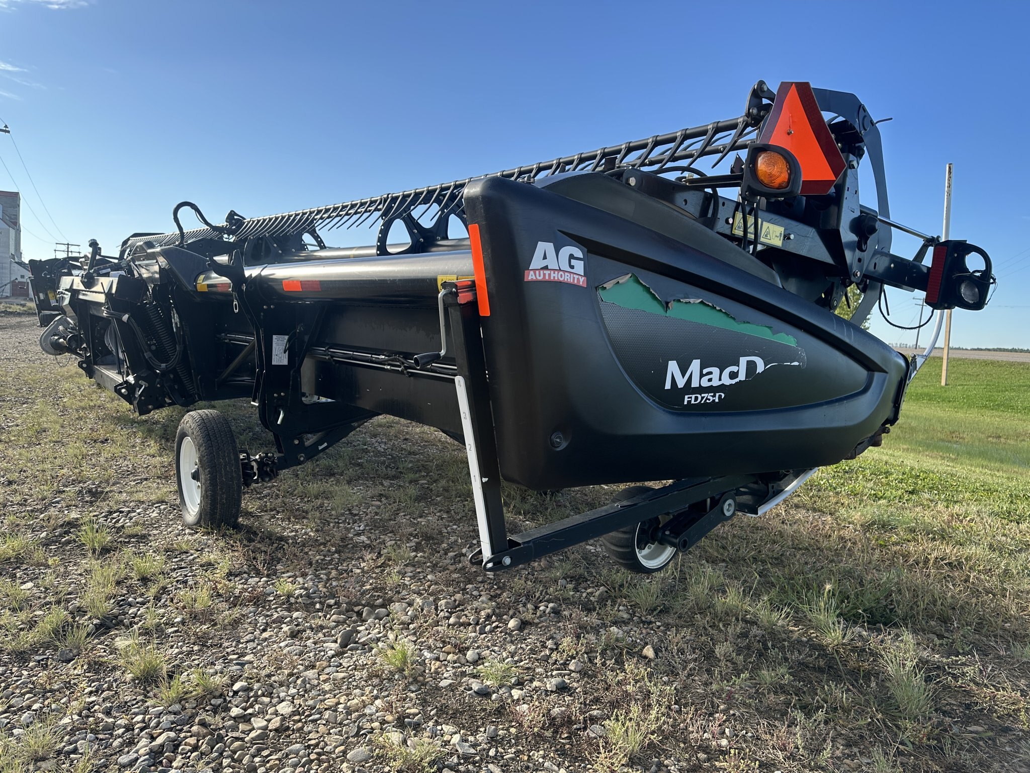 2017 MacDon FD75 Header, 40 ft