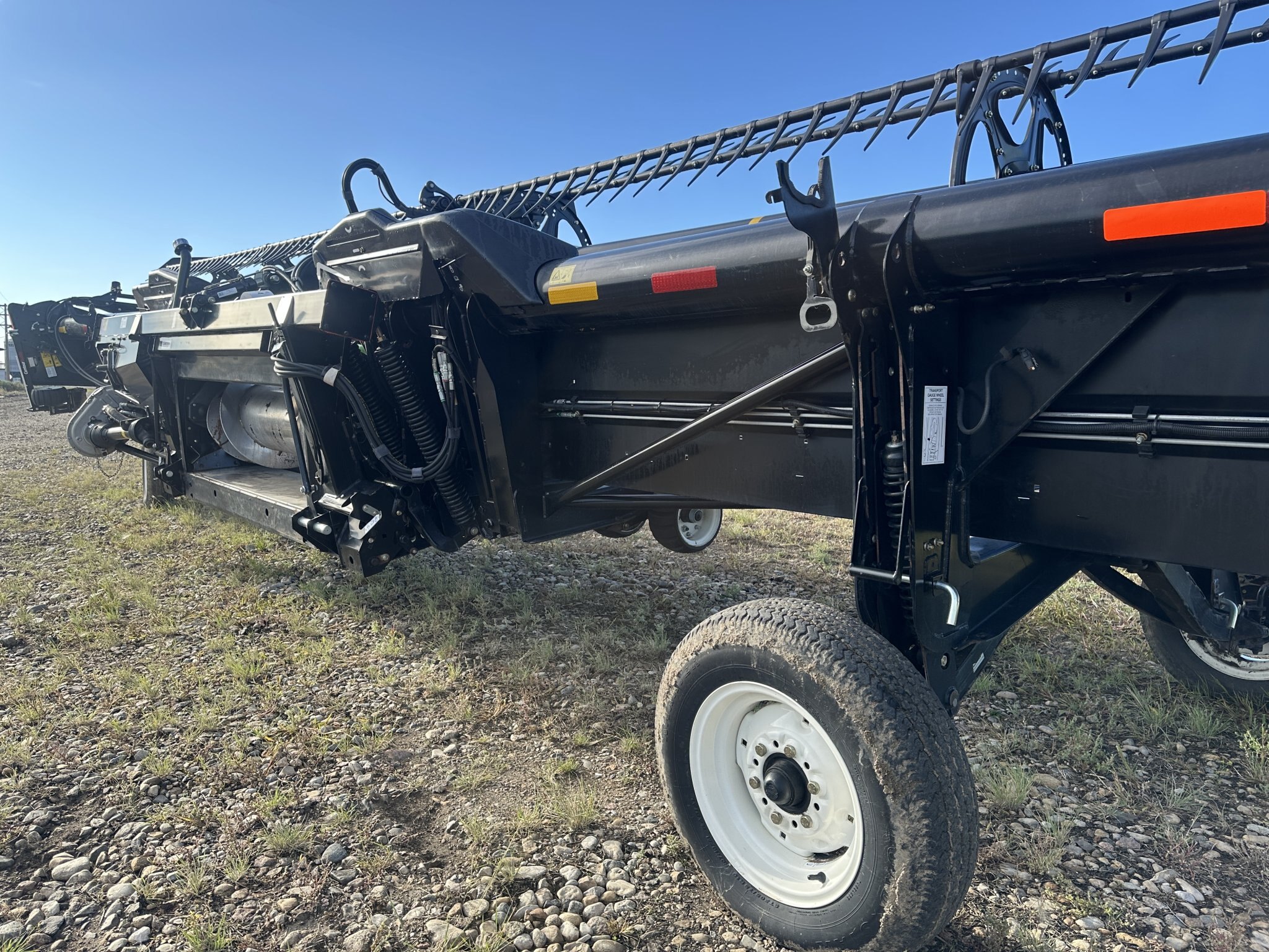 2017 MacDon FD75 Header, 40 ft