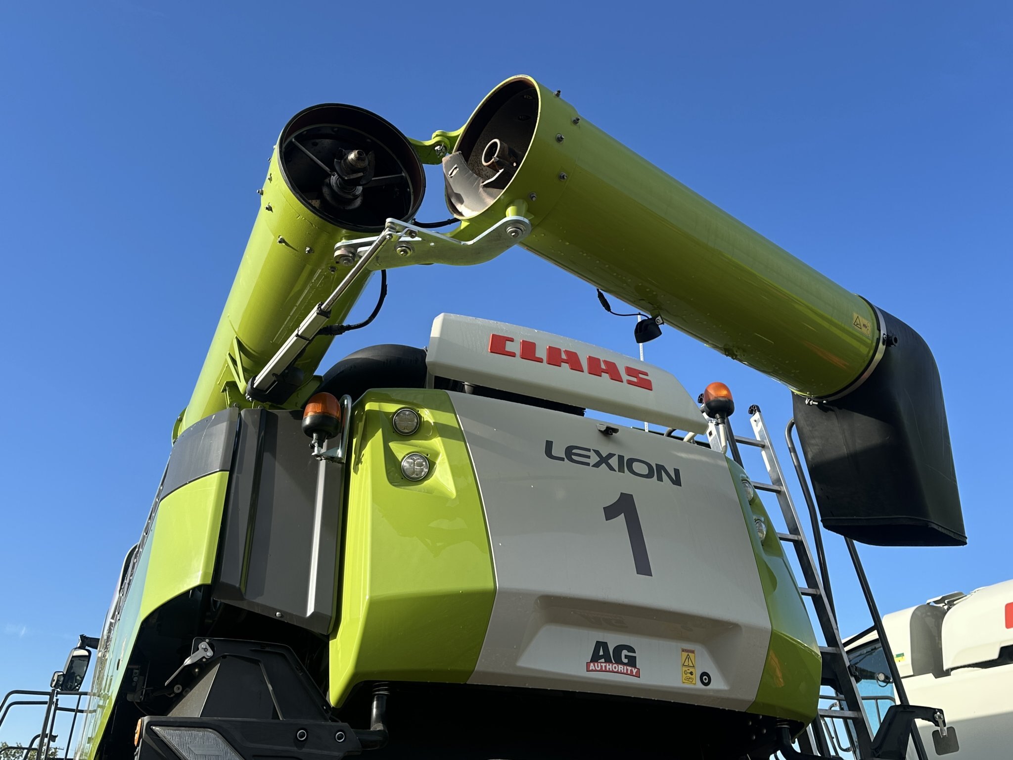 2020 CLAAS LEXION 8700TT, 1817 Hrs