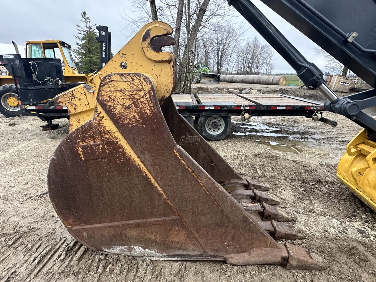 2015 Caterpillar bucket