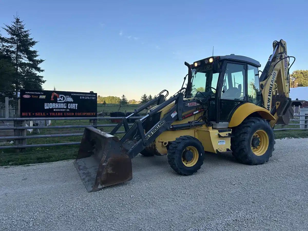 2015 New Holland B95C