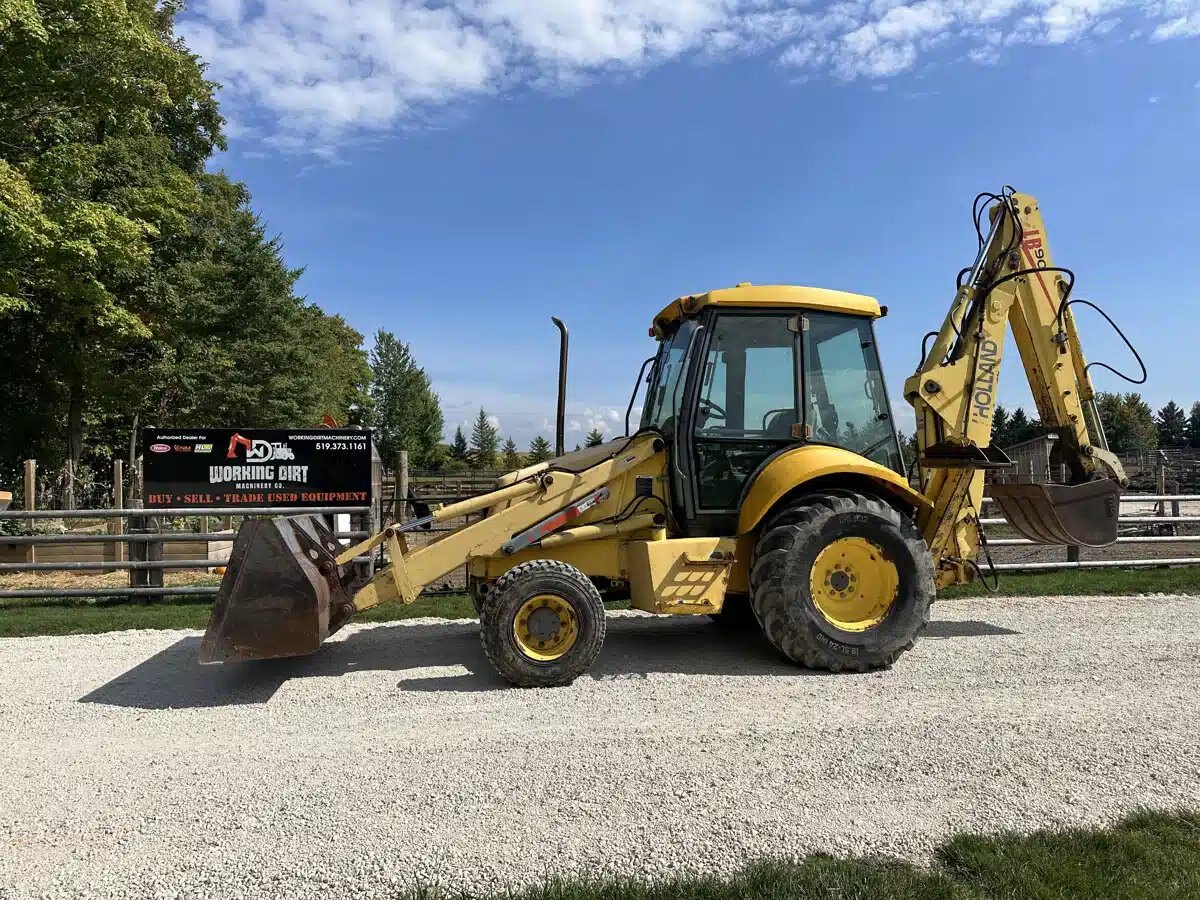 2001 New Holland LB90