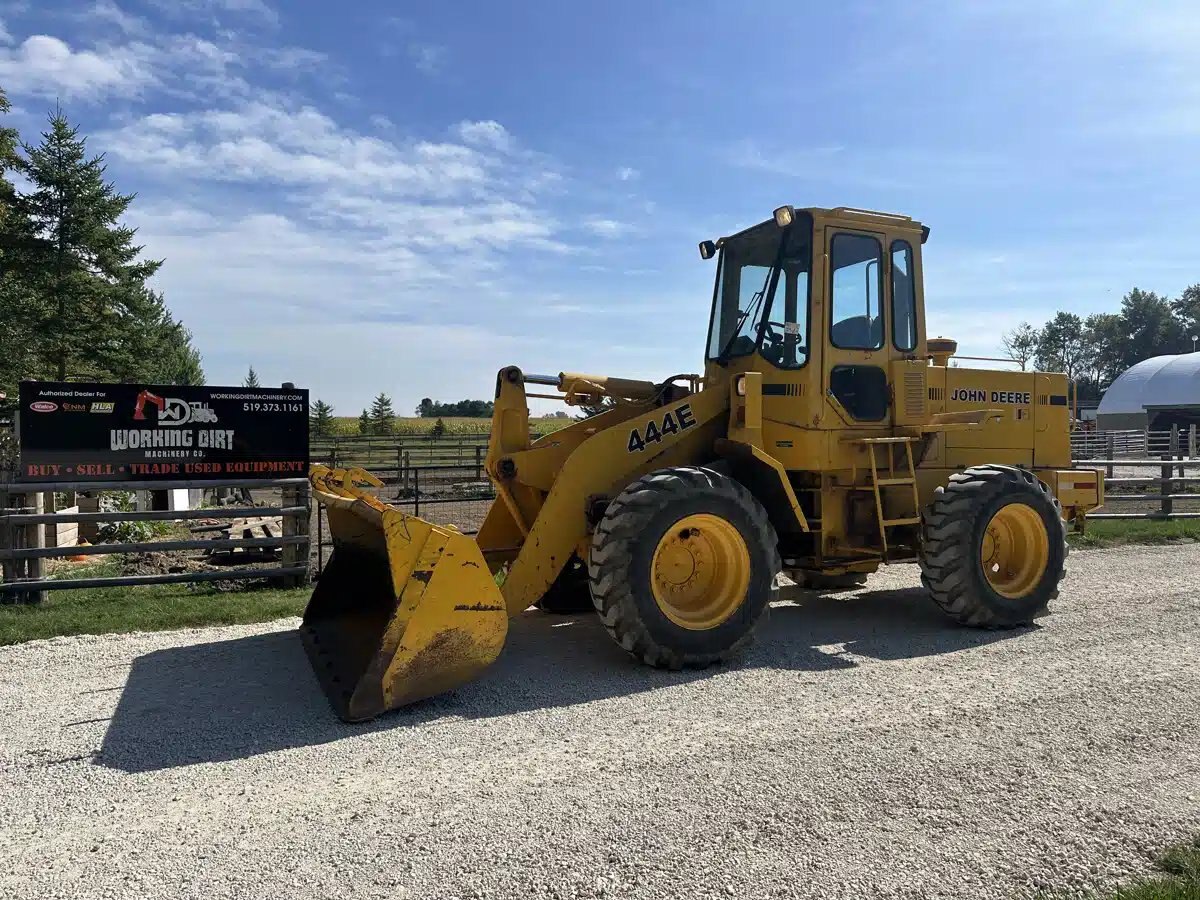 1993 John Deere 444E