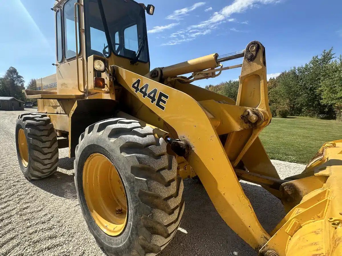 1993 John Deere 444E