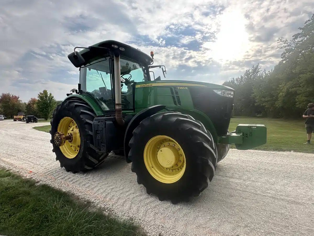 2012 John Deere 7260R