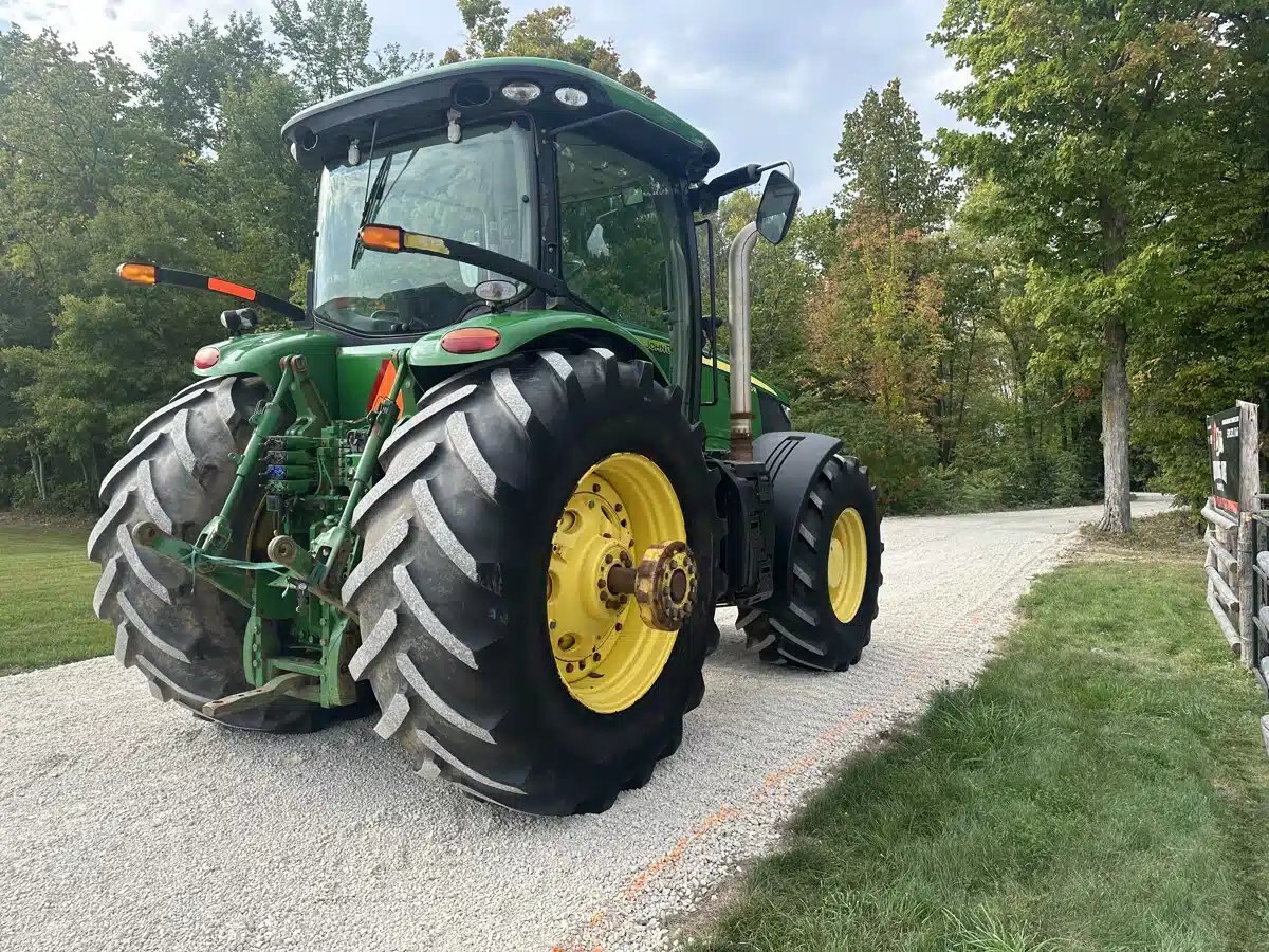 2012 John Deere 7260R