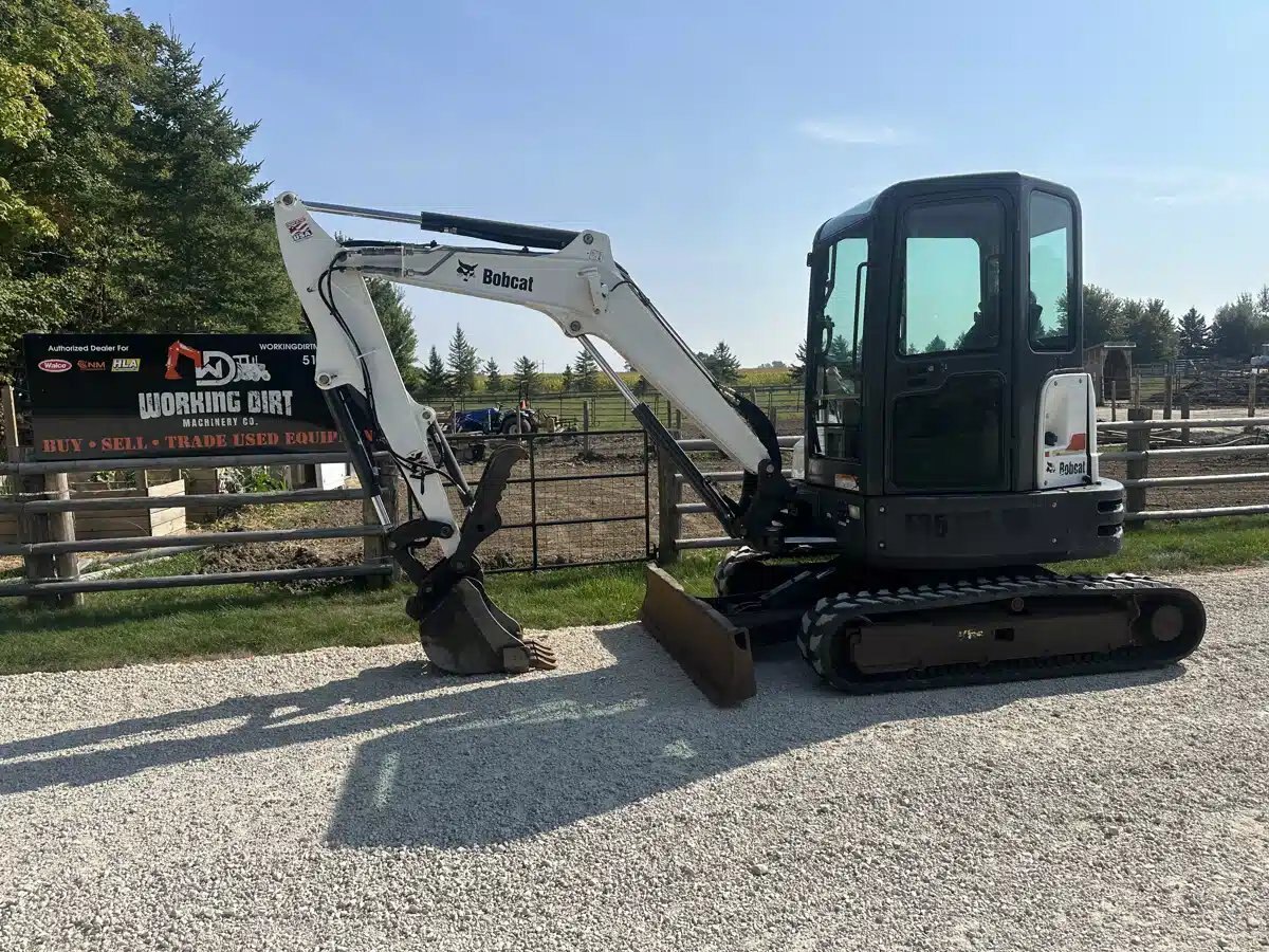 2017 Bobcat E35