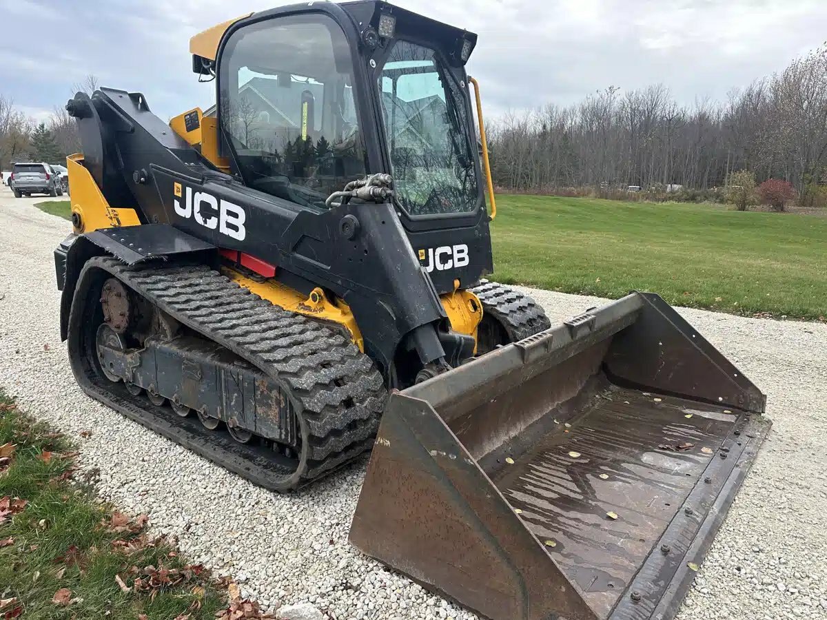 2019 JCB 300T