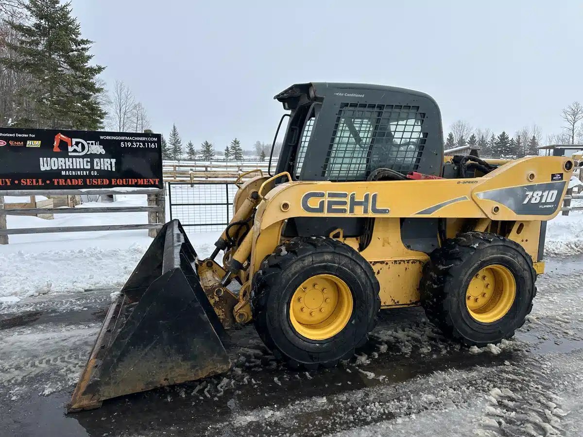 2004 Gehl 7810