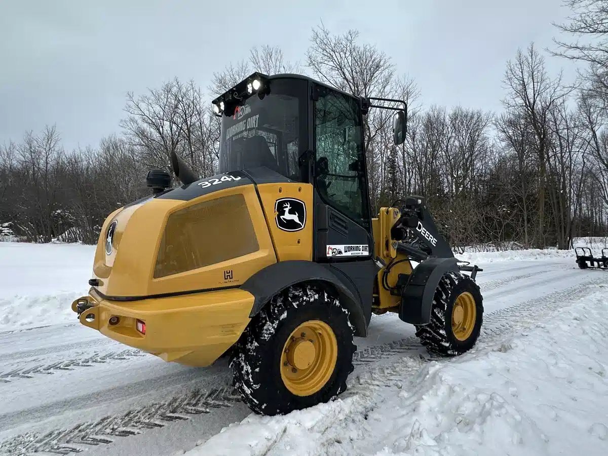 2021 John Deere 324L