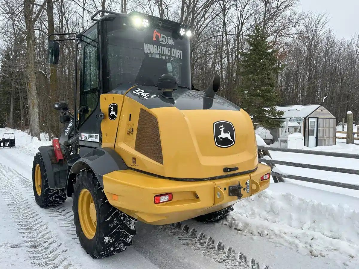 2021 John Deere 324L