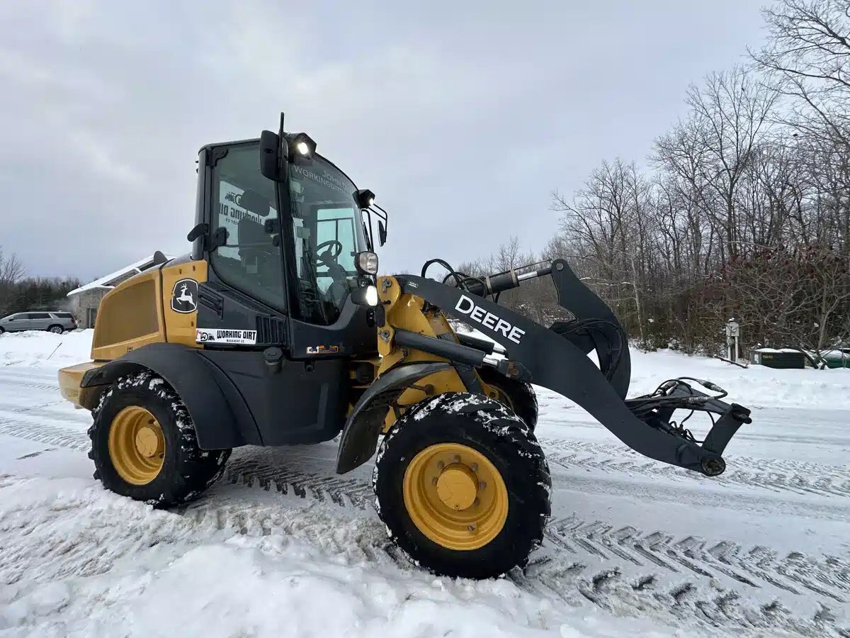 2021 John Deere 324L