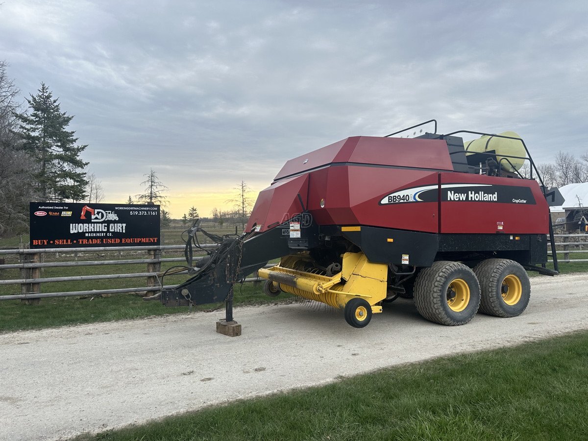 2005 New Holland BB940A