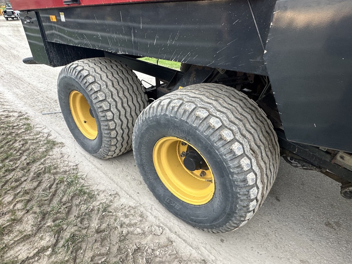 2005 New Holland BB940A