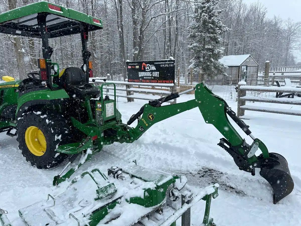 2017 John Deere 2038R