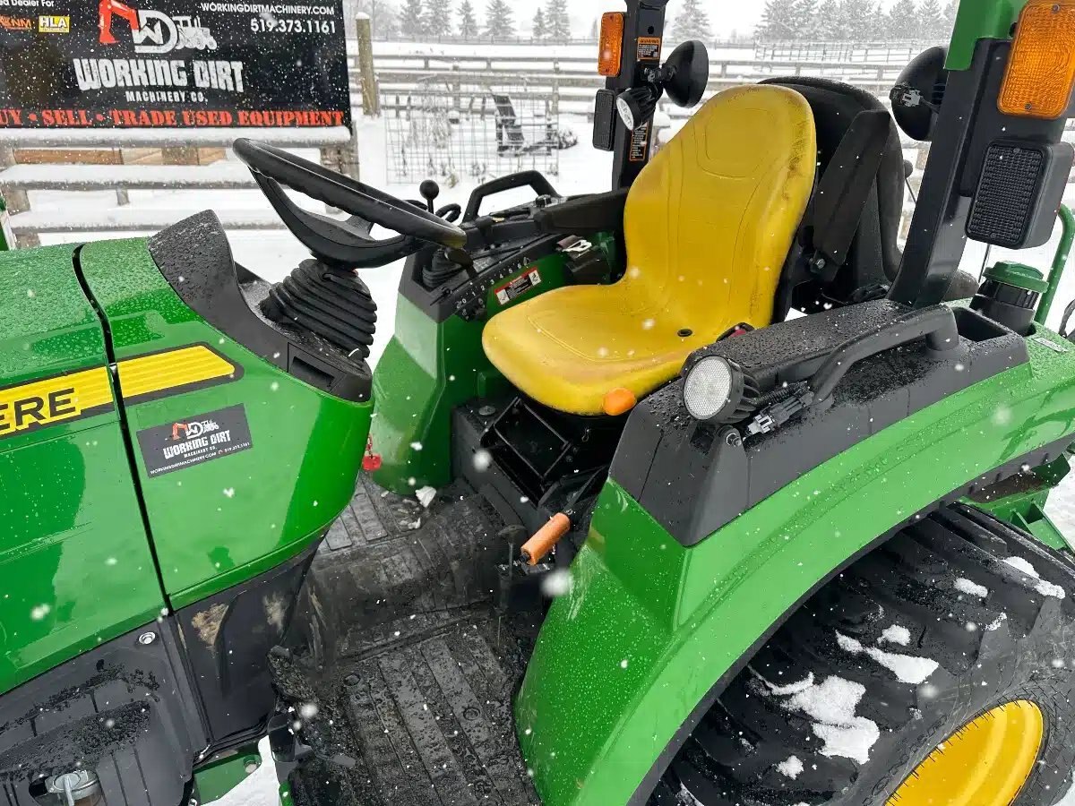 2017 John Deere 2038R
