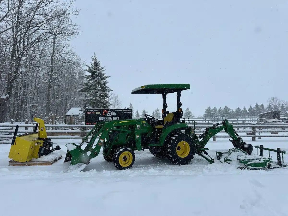 2017 John Deere 2038R