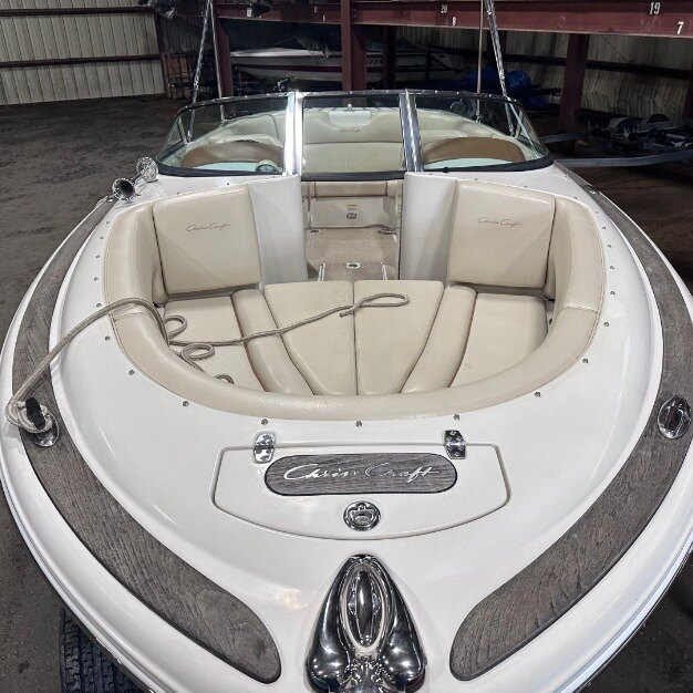 2008 Chris Craft Launch 22 – Classic Elegance and Thrilling Performance