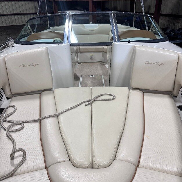 2008 Chris Craft Launch 22 – Classic Elegance and Thrilling Performance