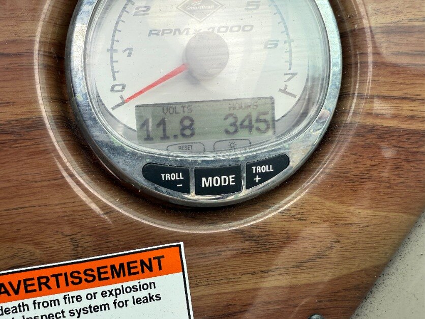 2007 Kayot V200i – 11 Passenger Deck Boat