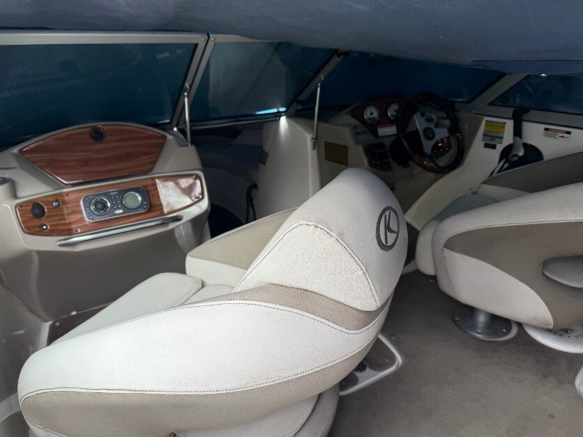 2007 Kayot V200i – 11 Passenger Deck Boat
