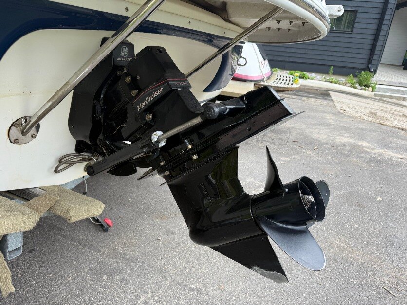 2007 Kayot V200i – 11 Passenger Deck Boat