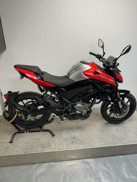 2024 CFMOTO 300NK Magma Red