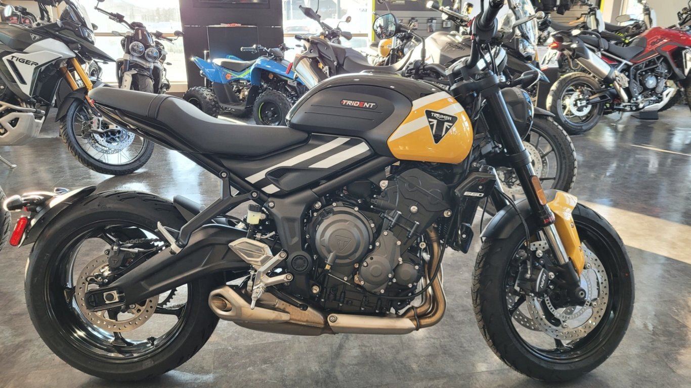 2025 Triumph NEW TRIDENT 660 Cosmic Yellow / Sapphire Black