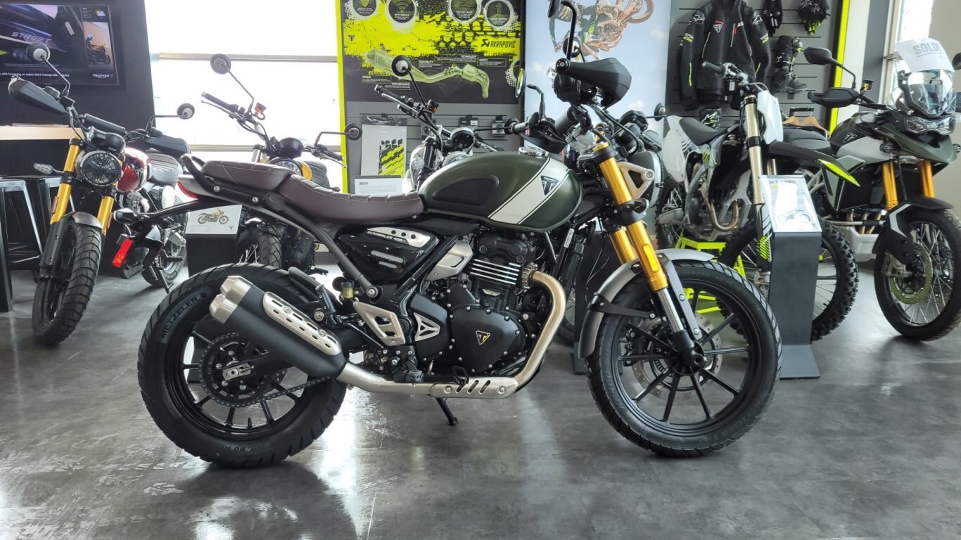 2025 Triumph SCRAMBLER 400 X MATTE KHAKI GREEN / FUSION WHITE