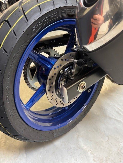 2025 Suzuki SV650A Pearl Vigor Blue / Metallic Mat Black No. 2