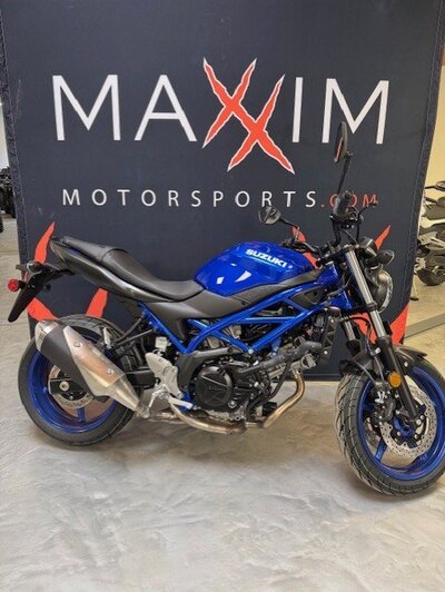 2025 Suzuki SV650A Pearl Vigor Blue / Metallic Mat Black No. 2