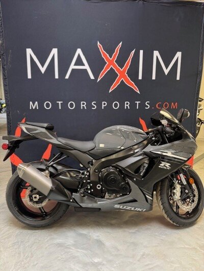 2025 Suzuki GSX-R600 Glass Sparkle Black / Solid Iron Grey