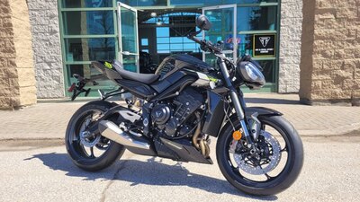 On Road Triumph | Maxxim Motorsports | Barrie, ON | 705-230-3070