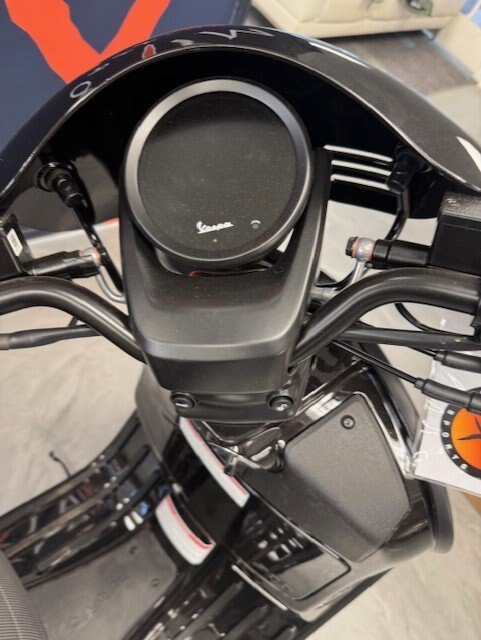 2024 Vespa GTV 300 Nero Convinto