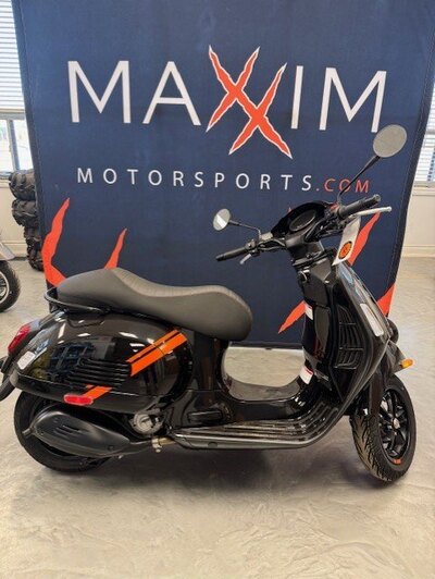 2024 Vespa GTV 300 Nero Convinto