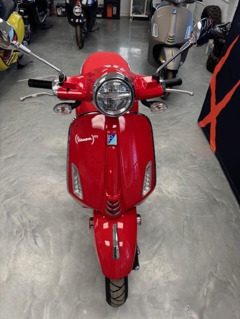 2025 Vespa Primavera 150 RED