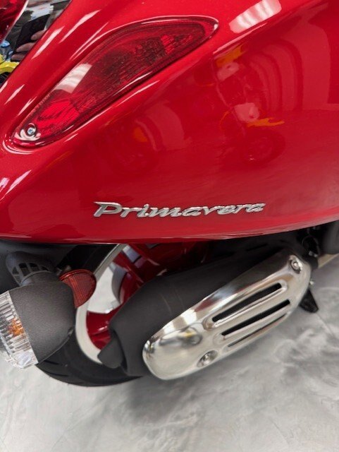2025 Vespa Primavera 150 RED