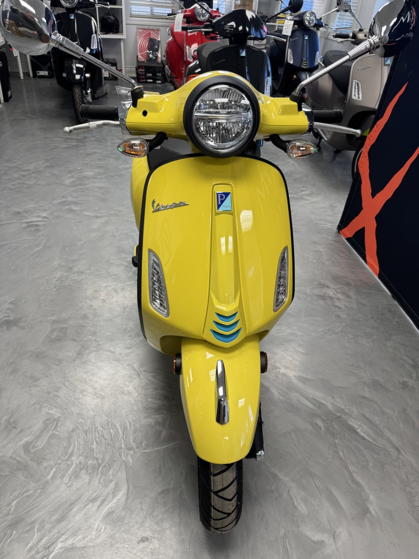 2025 Vespa Primavera 150 S Giallo Curioso