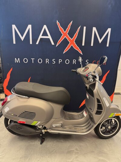 2024 Vespa GTS 300 HPE SUPER TECH