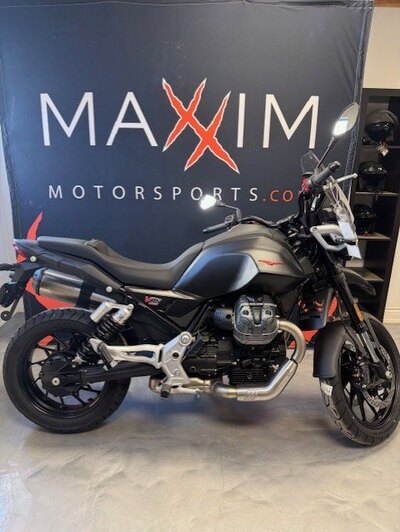 2025 Moto Guzzi V85 Strada