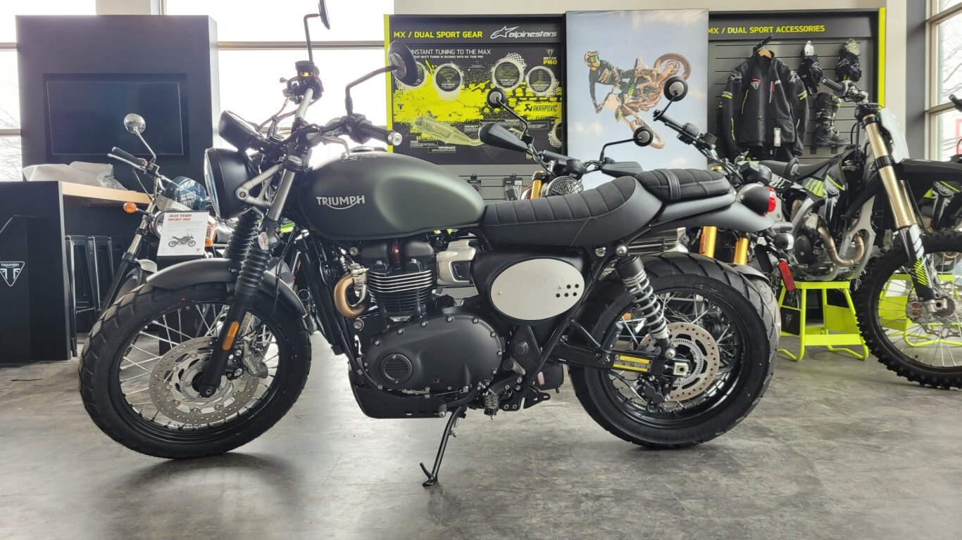 2025 Triumph SCRAMBLER 900 MATTE KHAKI GREEN